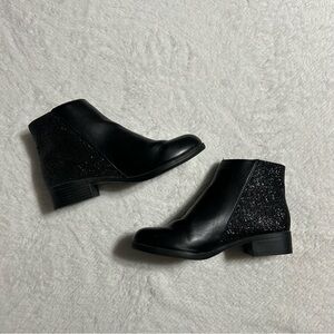 Kelly & Katie Kids Black Sparkle Ankle Booties. Size 4M